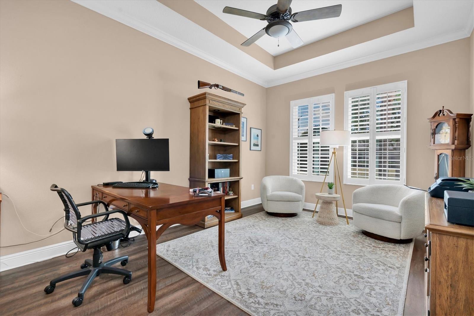 1212 LOREA LN
