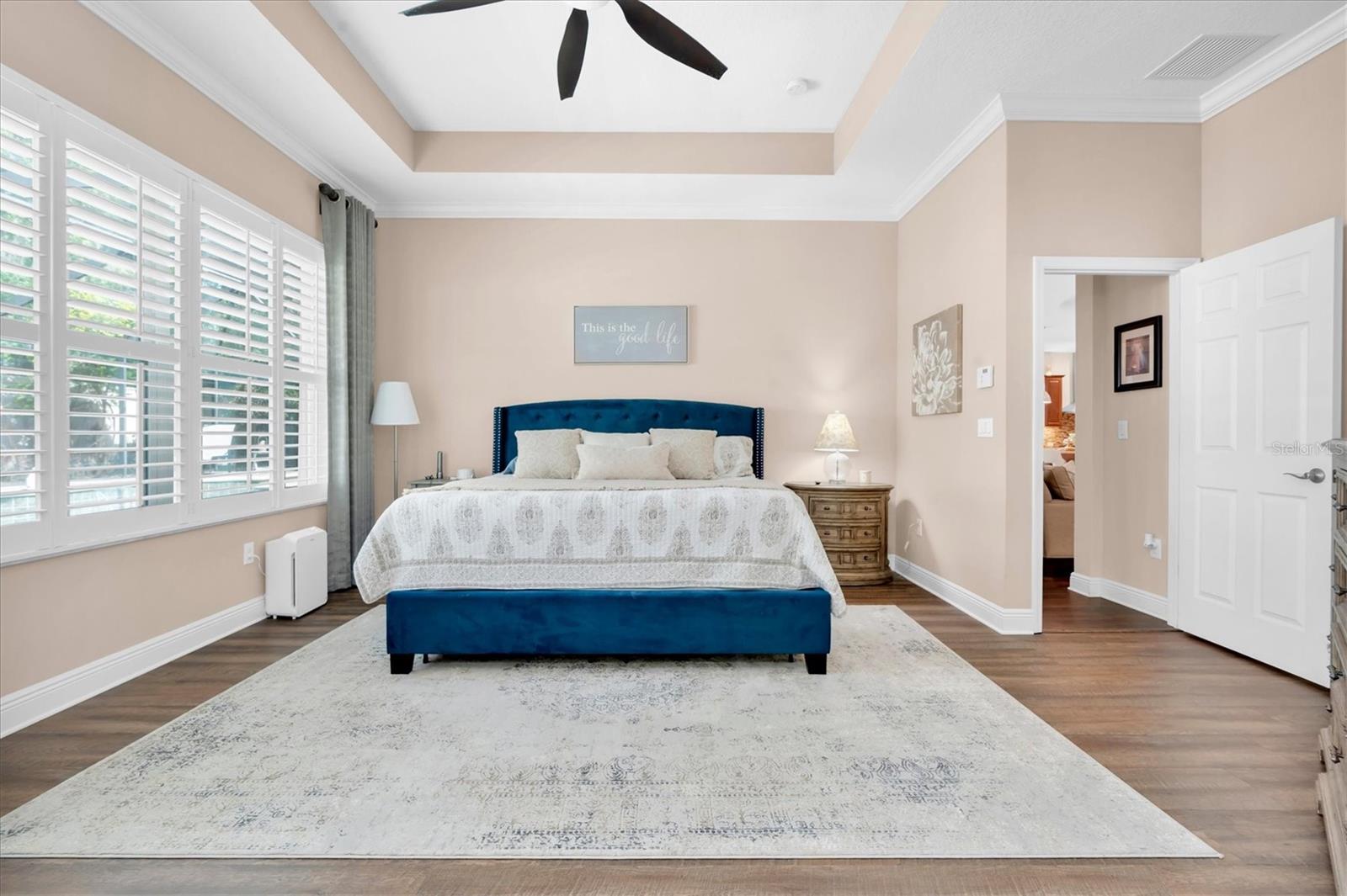 1212 LOREA LN