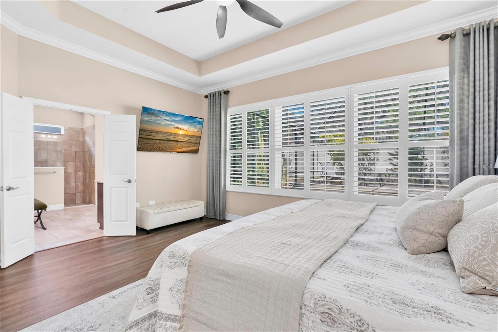 1212 LOREA LN