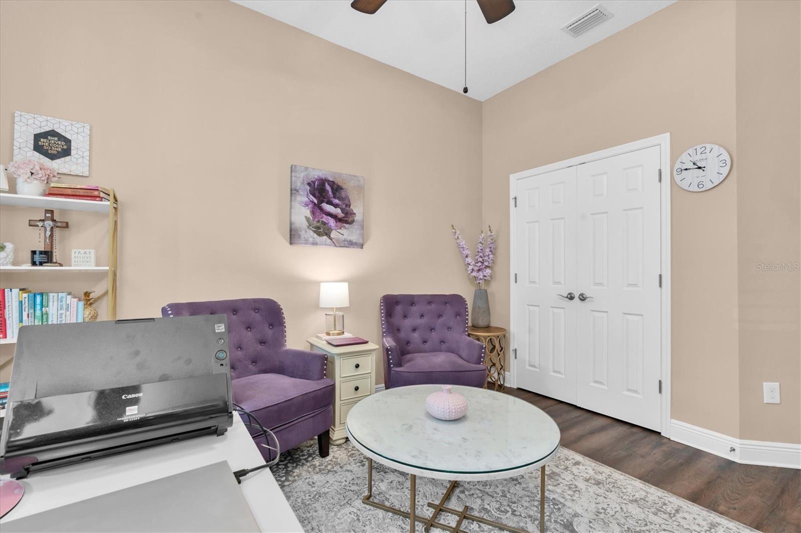 1212 LOREA LN