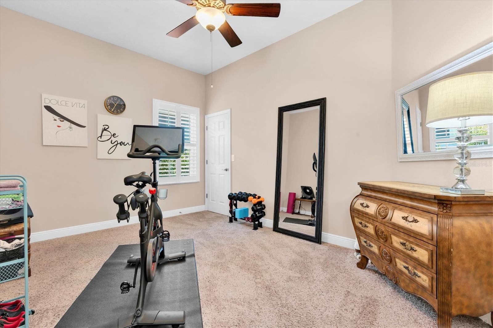 1212 LOREA LN