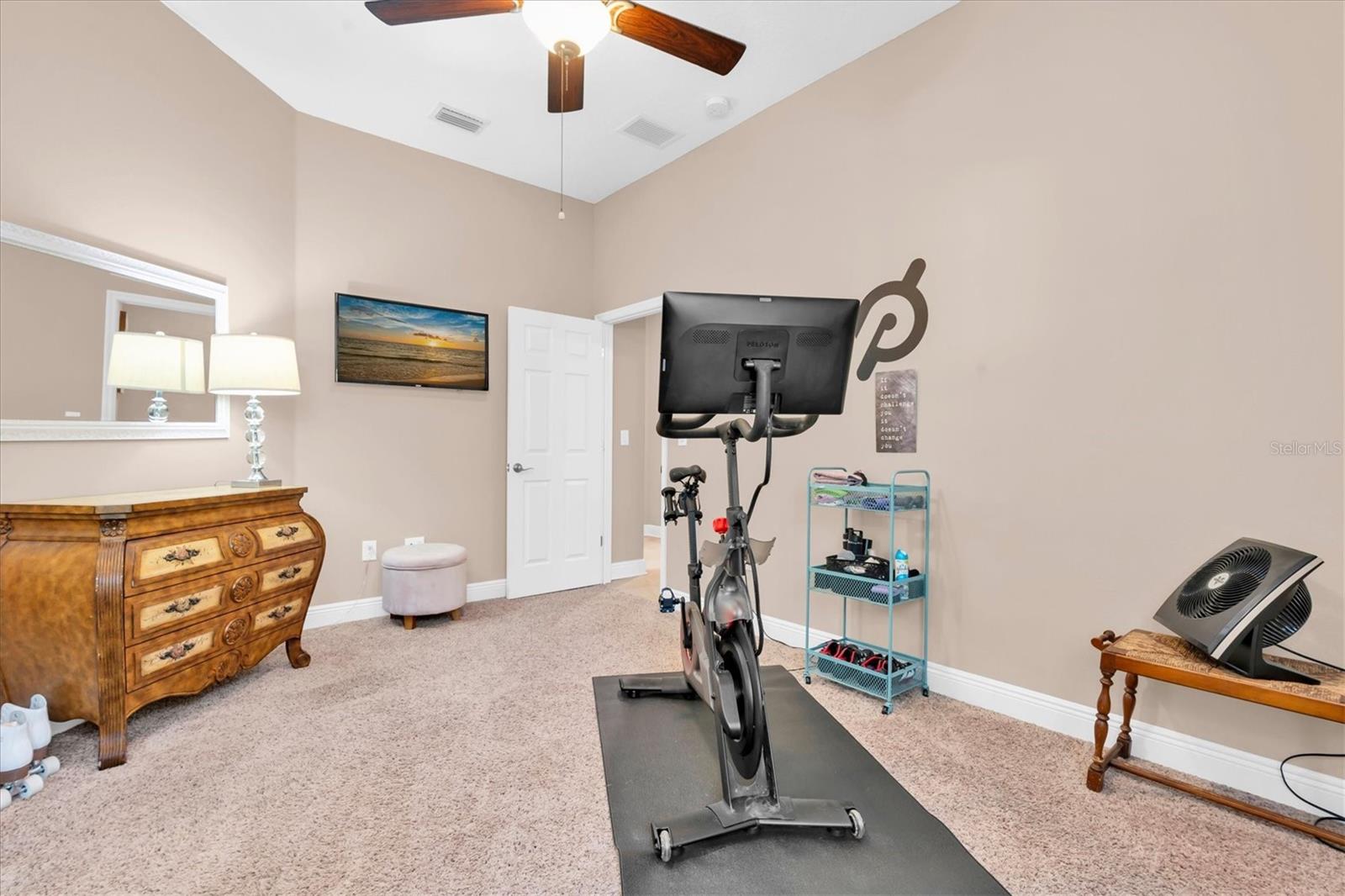 1212 LOREA LN