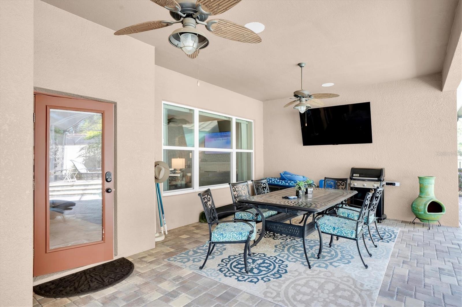 1212 LOREA LN