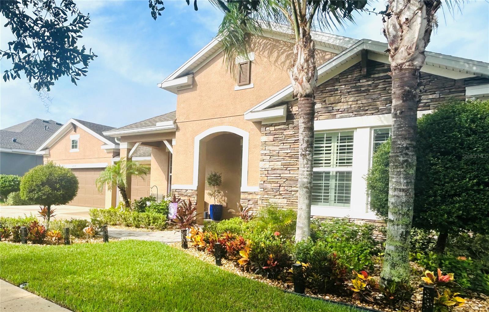 1212 LOREA LN