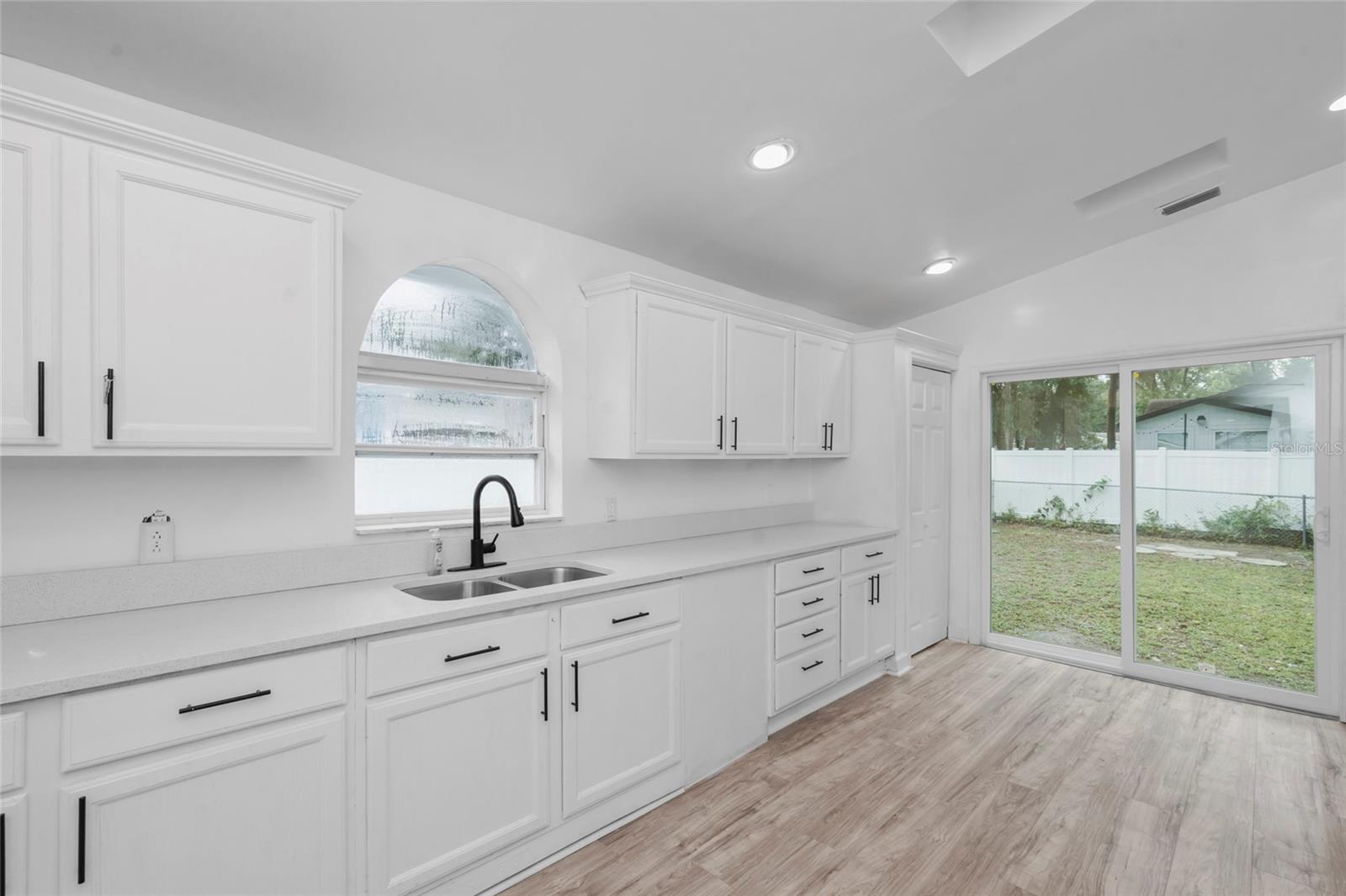 8021 N EDISON AVE