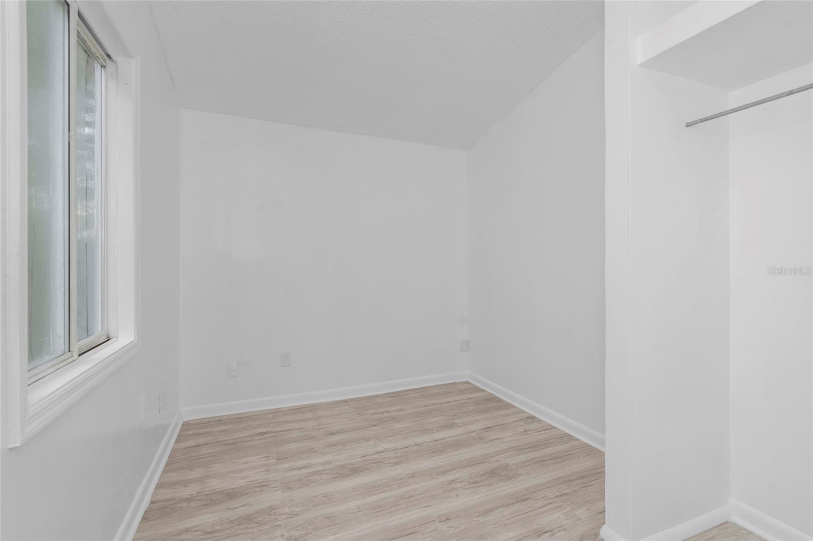 8021 N EDISON AVE