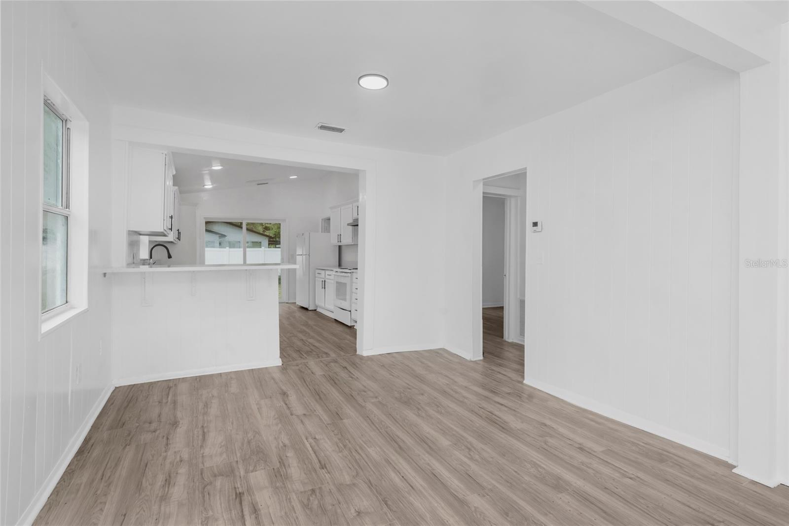 8021 N EDISON AVE