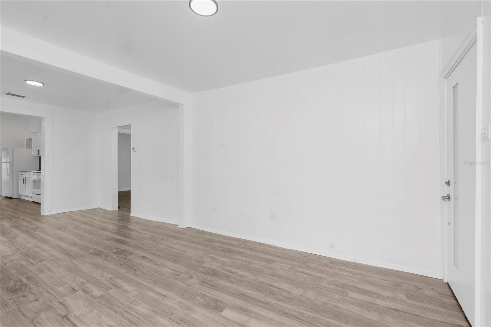 8021 N EDISON AVE