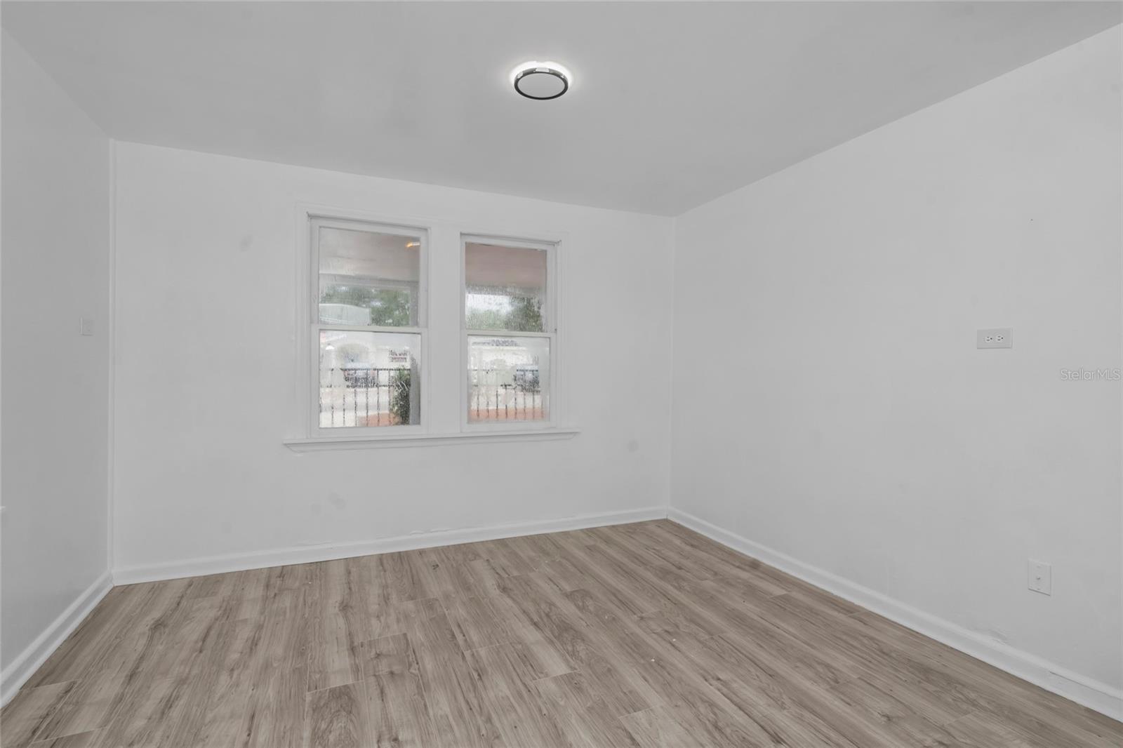 8021 N EDISON AVE