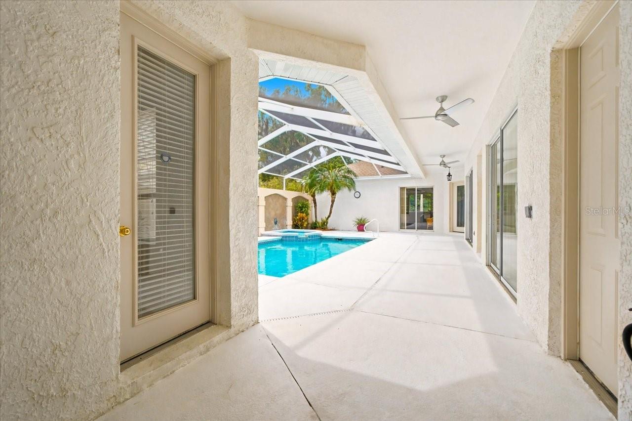 12220 WOODLANDS CIR
