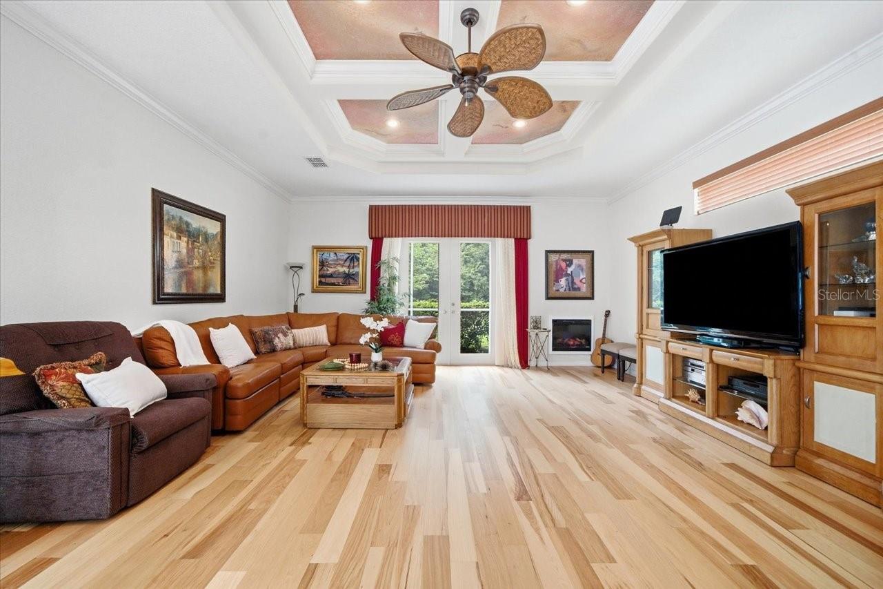12220 WOODLANDS CIR