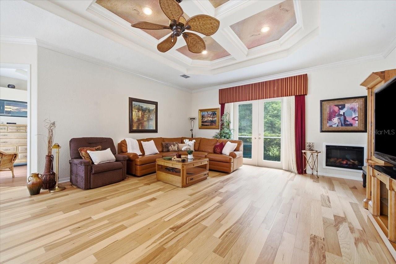 12220 WOODLANDS CIR
