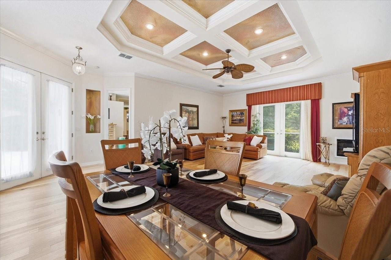 12220 WOODLANDS CIR
