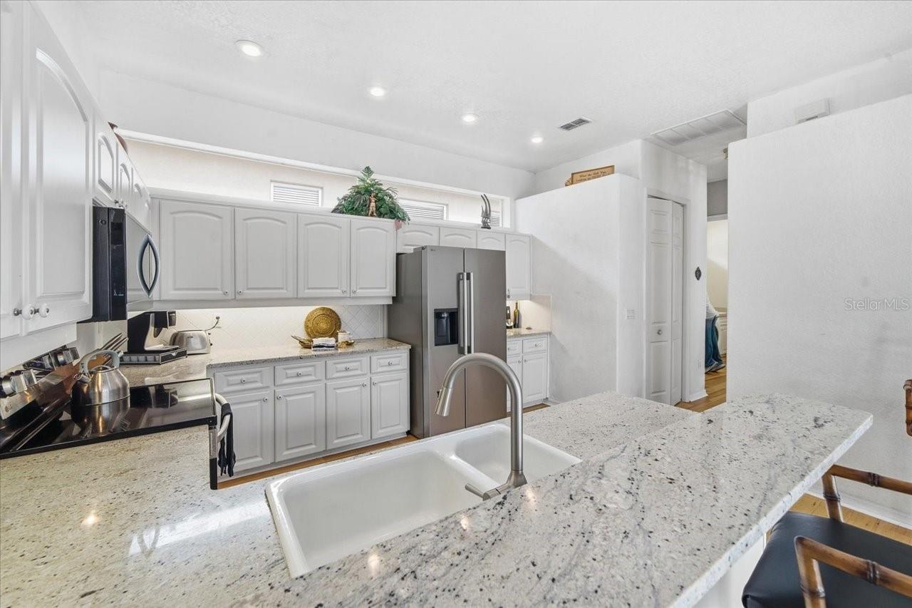 12220 WOODLANDS CIR