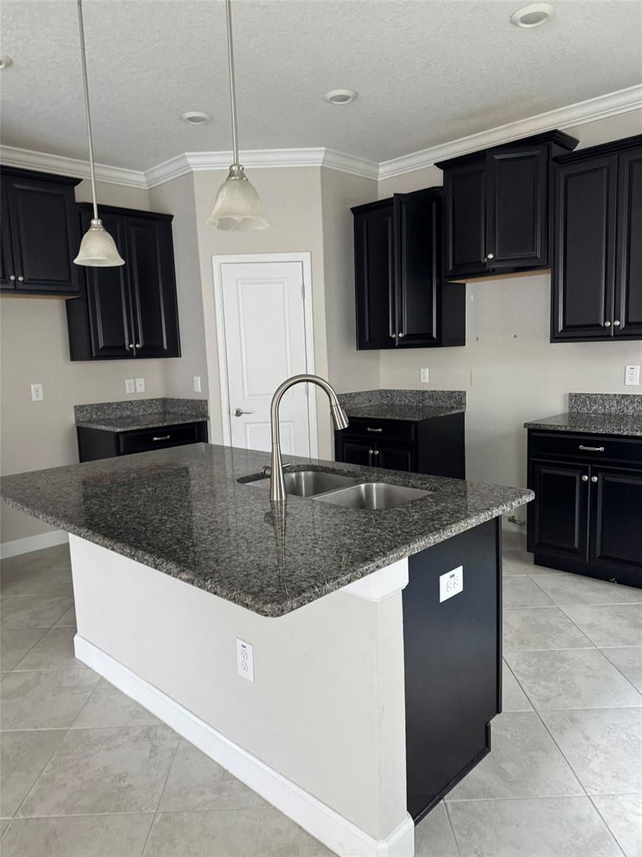3622 PINE RIBBON DR