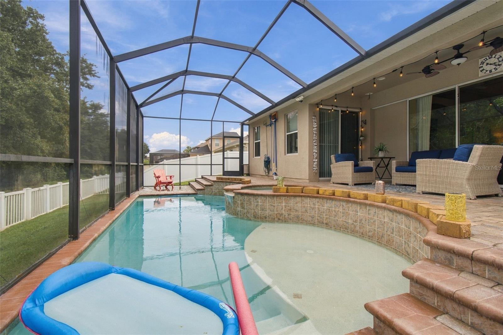 11009 ROCKLEDGE VIEW DR