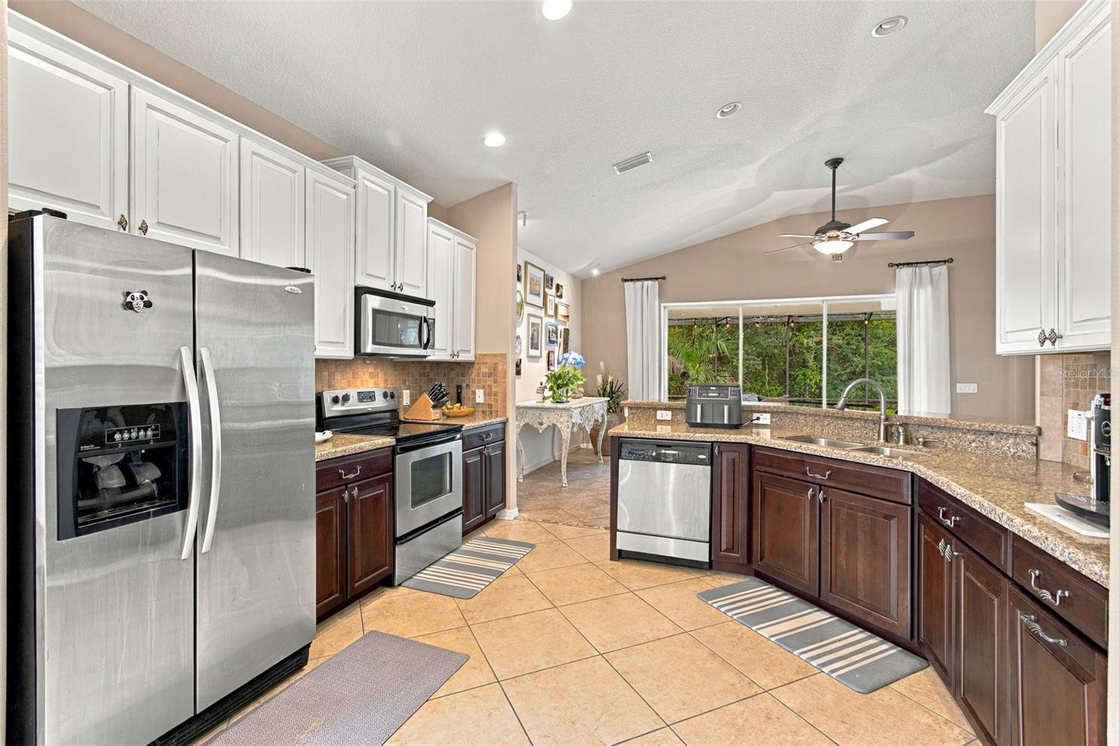 11009 ROCKLEDGE VIEW DR