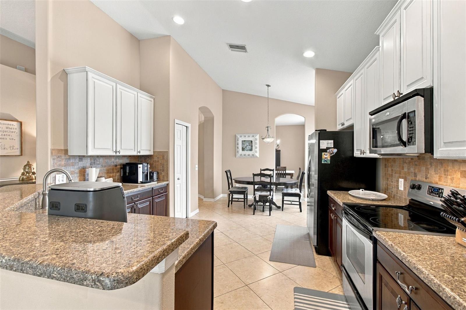 11009 ROCKLEDGE VIEW DR