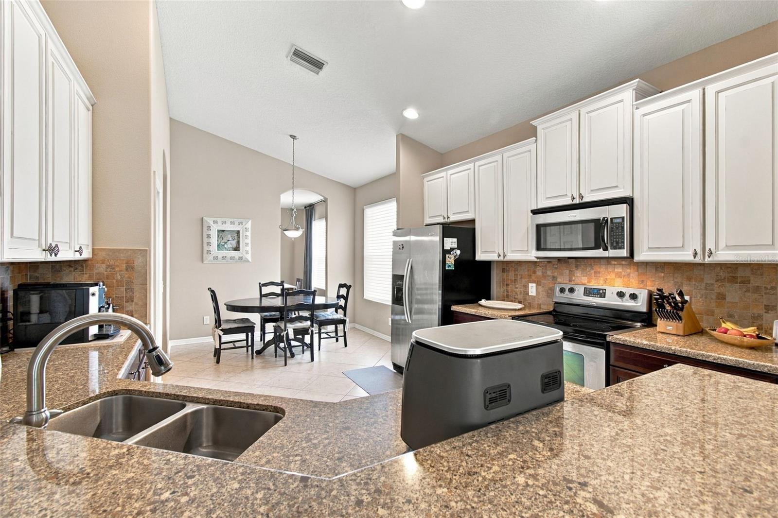 11009 ROCKLEDGE VIEW DR