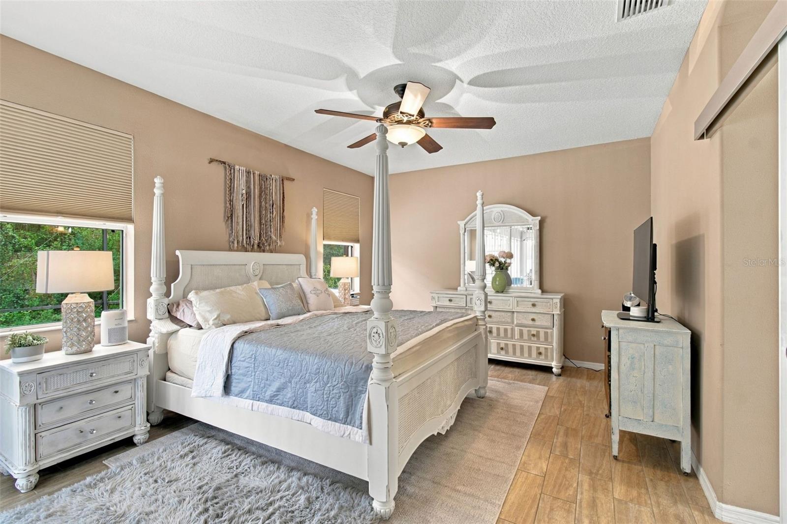 11009 ROCKLEDGE VIEW DR