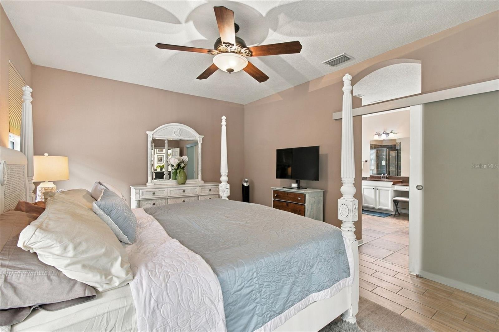 11009 ROCKLEDGE VIEW DR