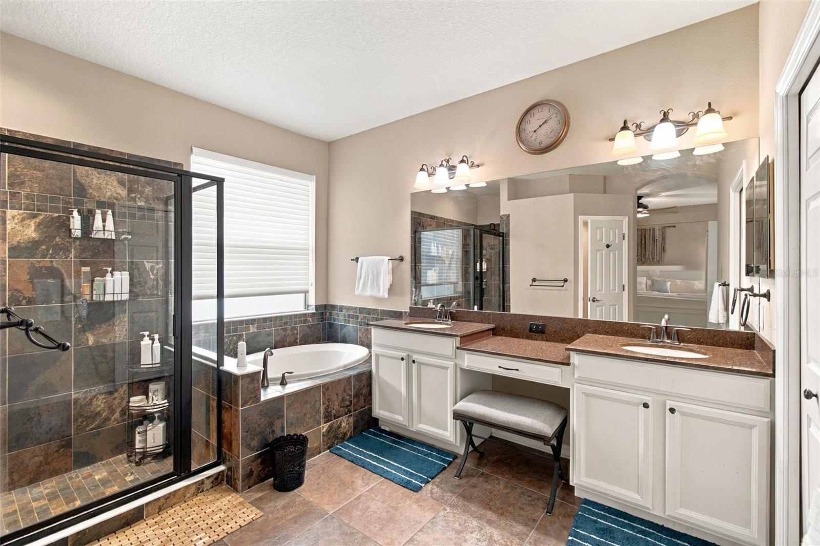 11009 ROCKLEDGE VIEW DR