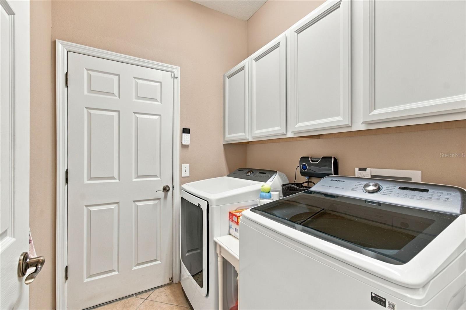 11009 ROCKLEDGE VIEW DR