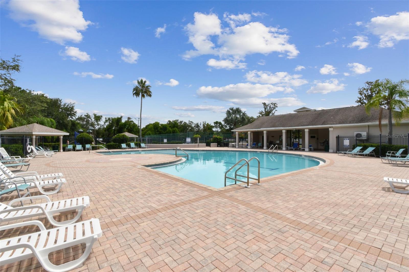 11009 ROCKLEDGE VIEW DR