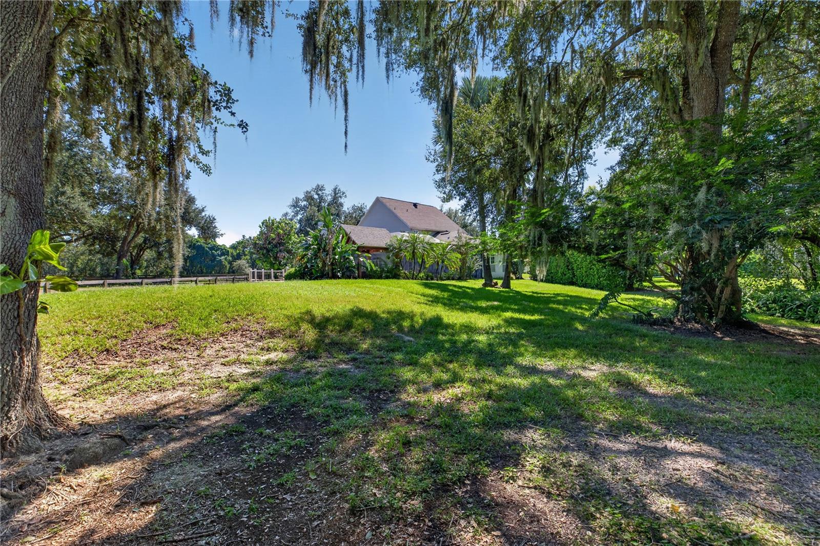 19601 EAGLE CREST DR