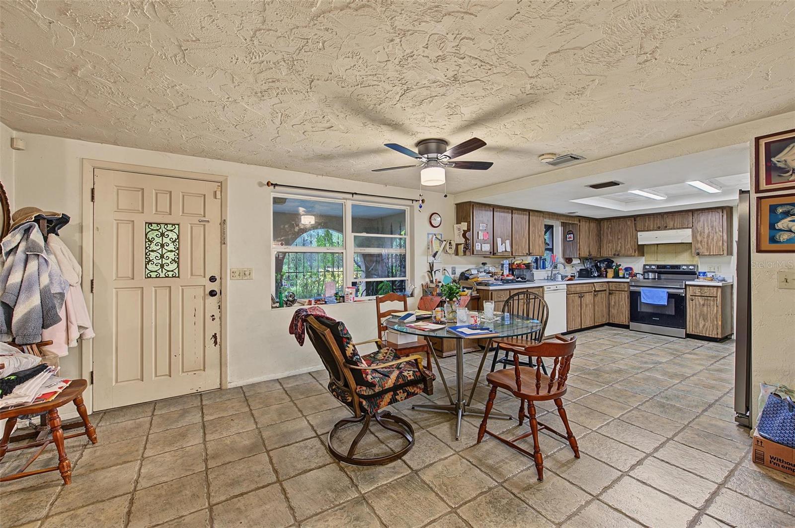 7916 SLATE CT
