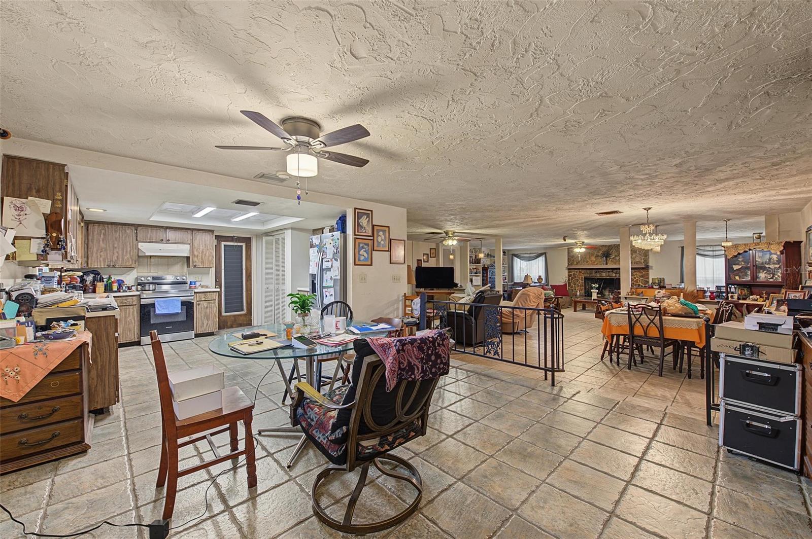 7916 SLATE CT