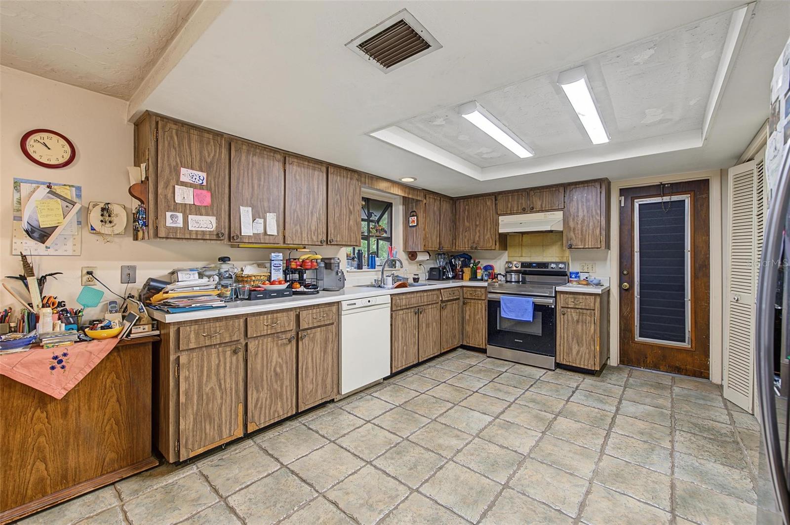 7916 SLATE CT
