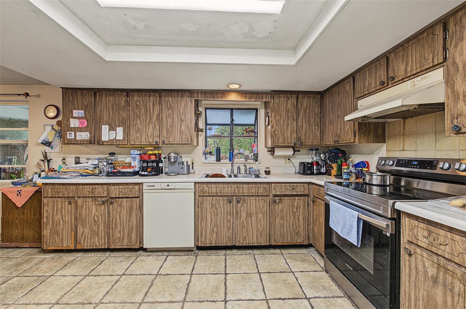 7916 SLATE CT