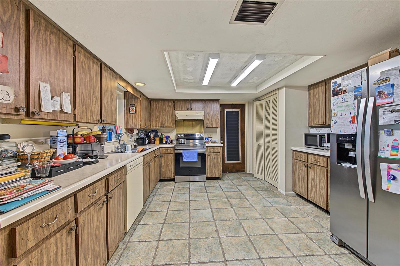 7916 SLATE CT