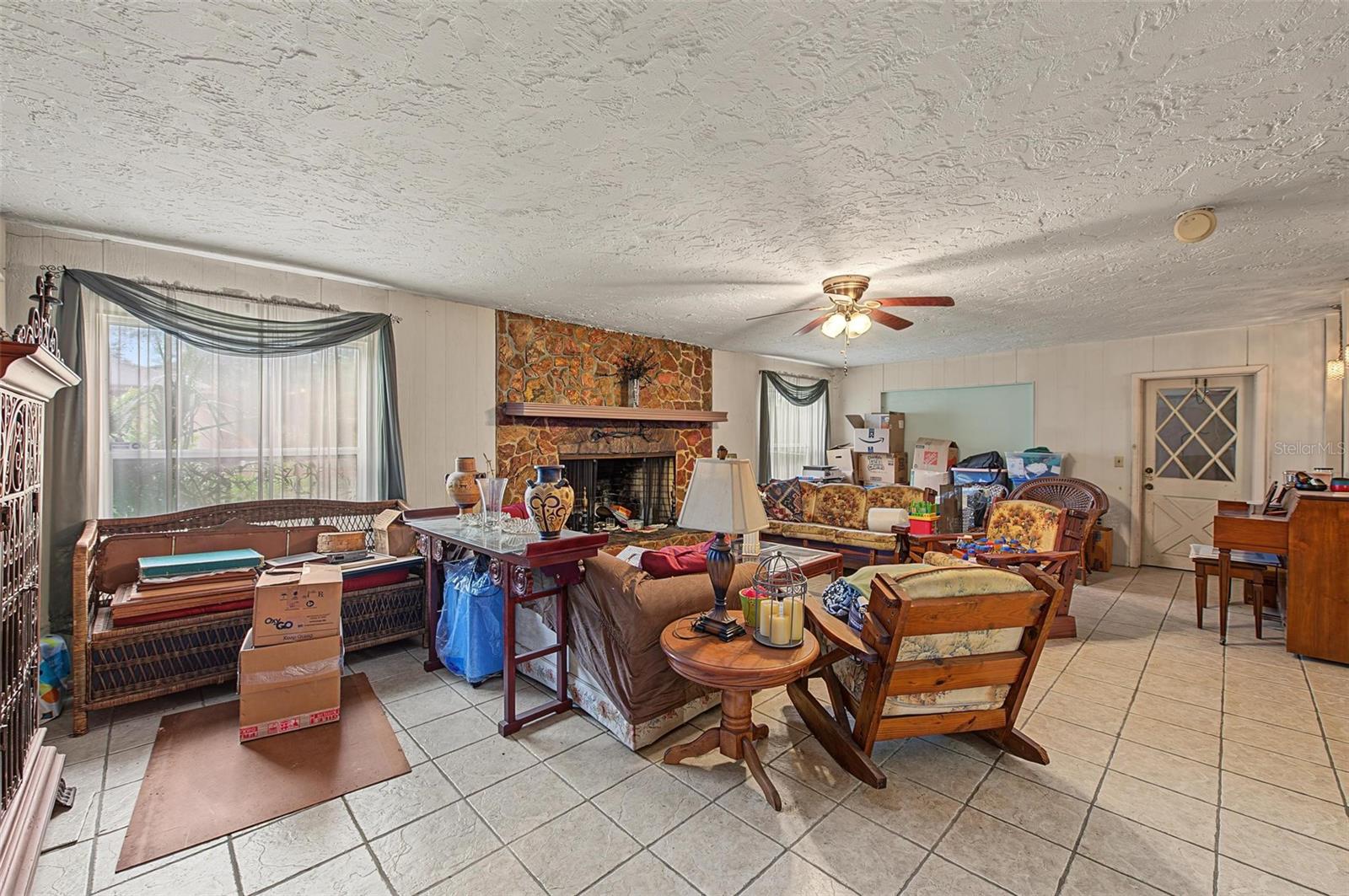 7916 SLATE CT