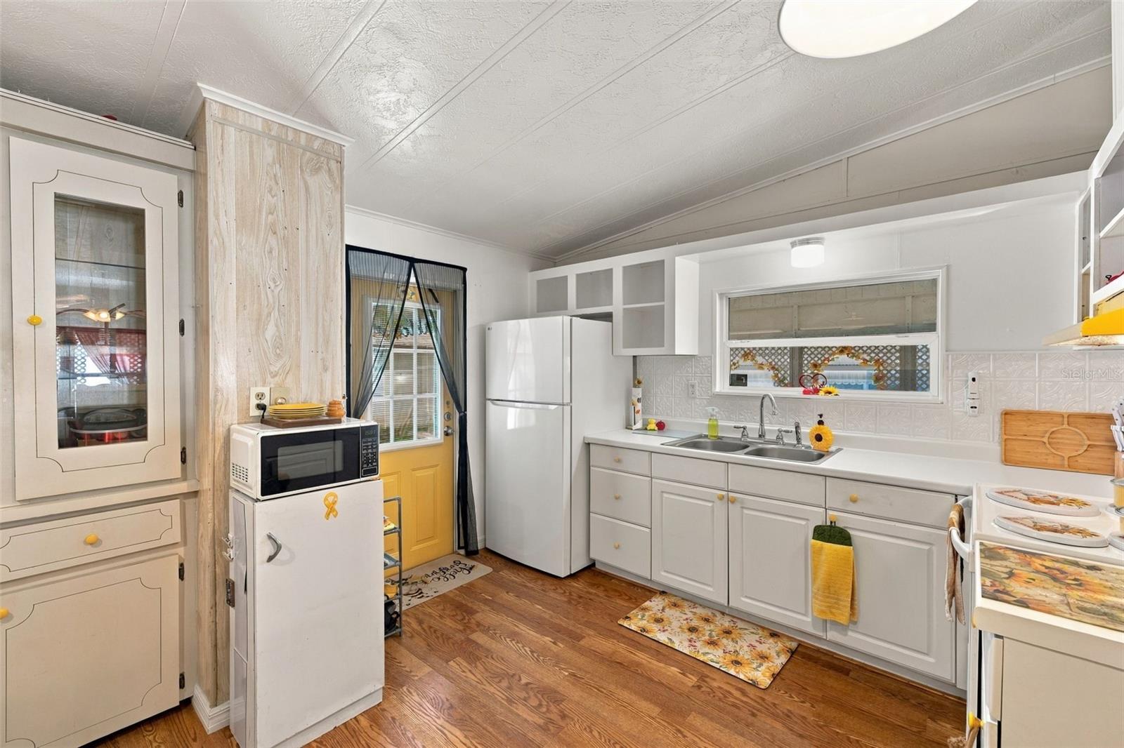 3407 TIKI DR