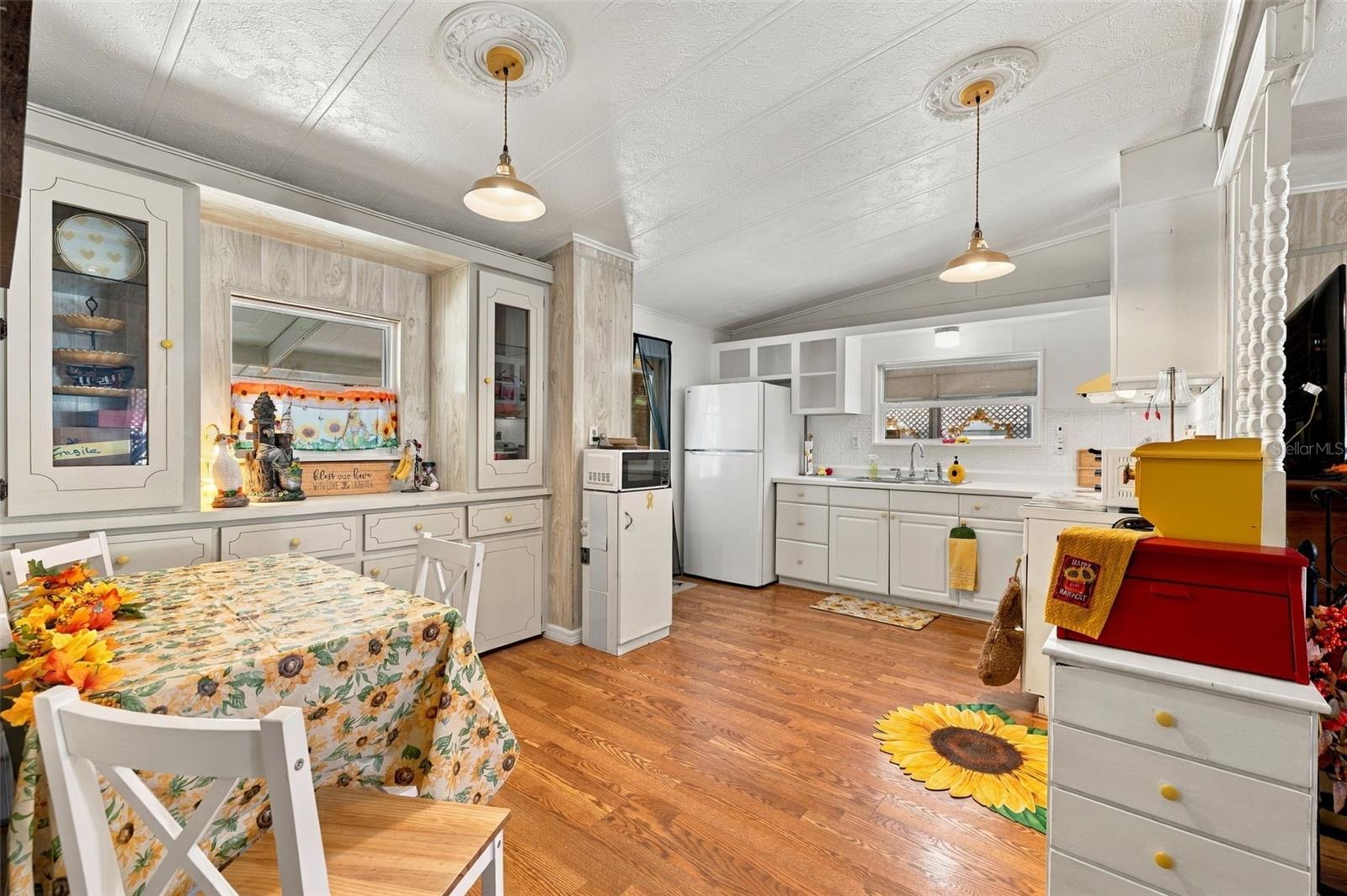 3407 TIKI DR