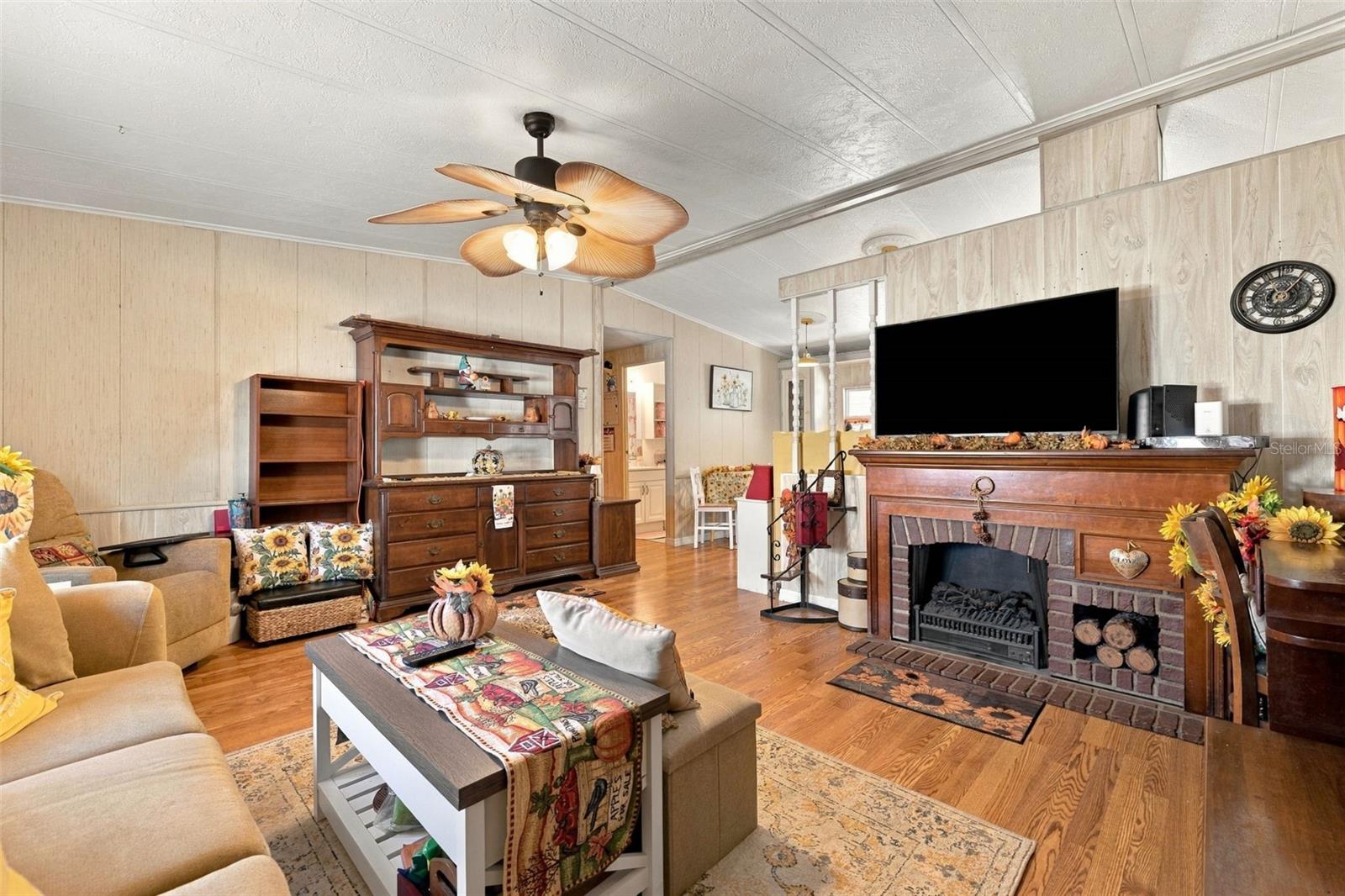 3407 TIKI DR
