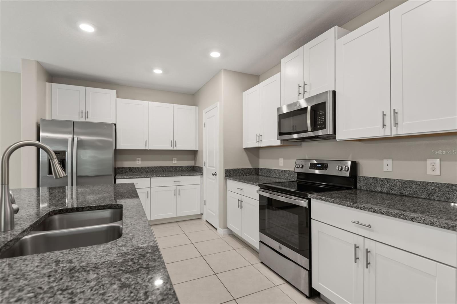 509 ROYAL EMPRESS DR
