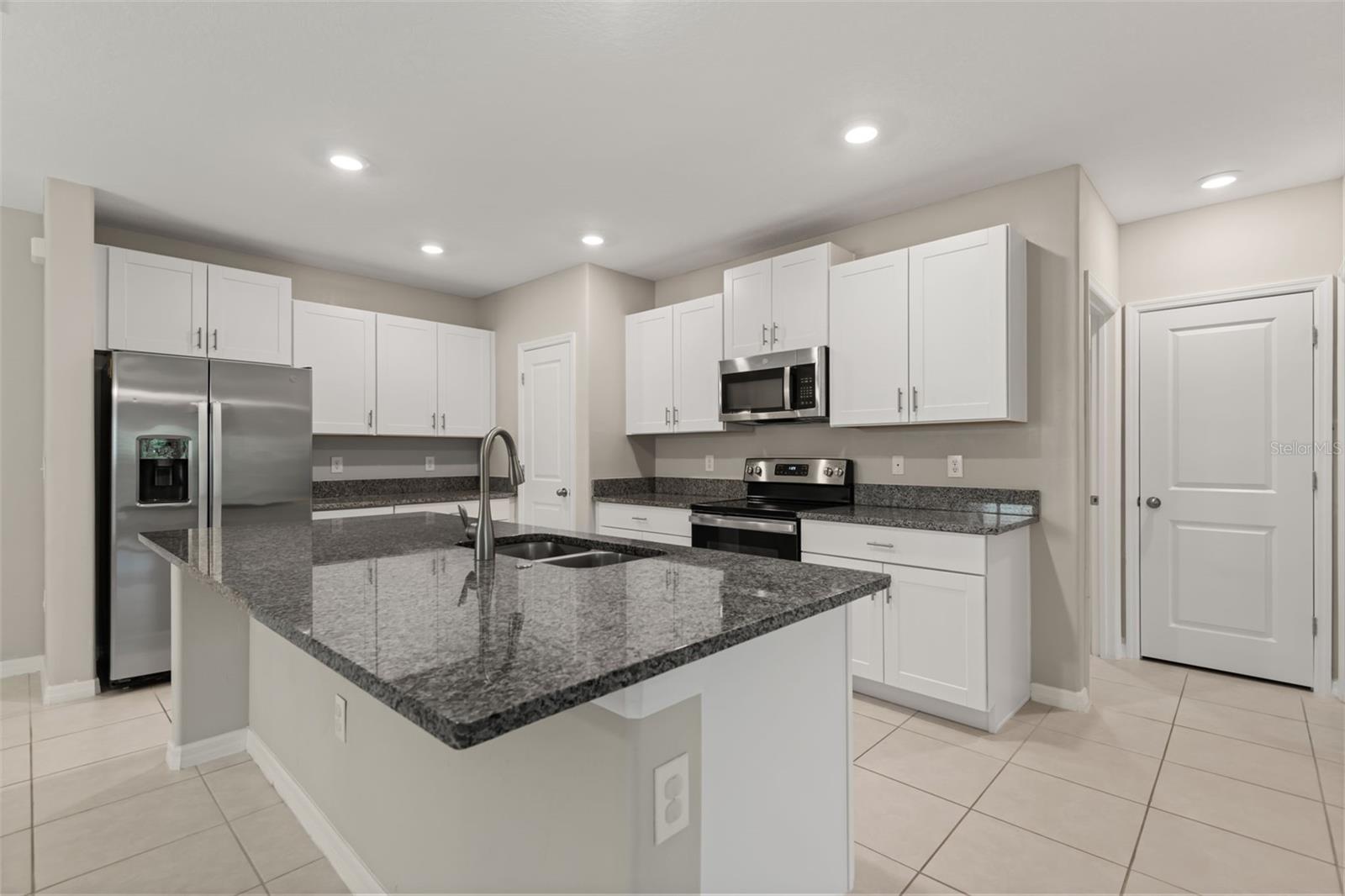 509 ROYAL EMPRESS DR
