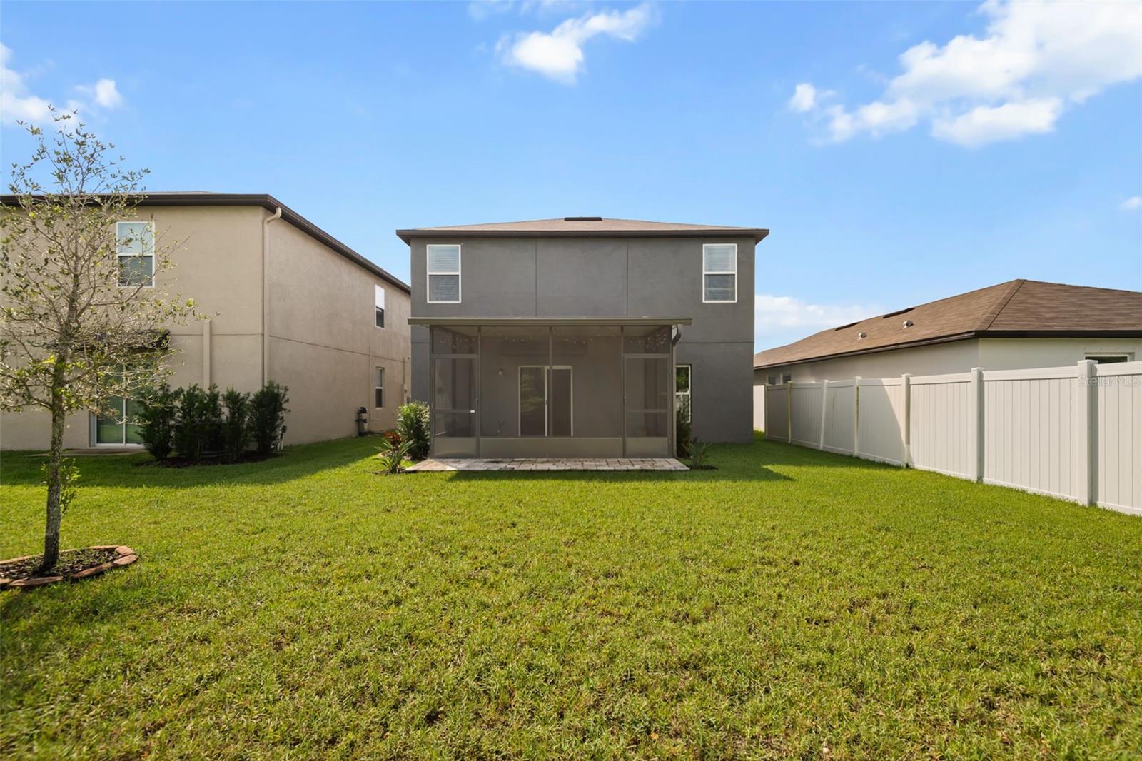 509 ROYAL EMPRESS DR