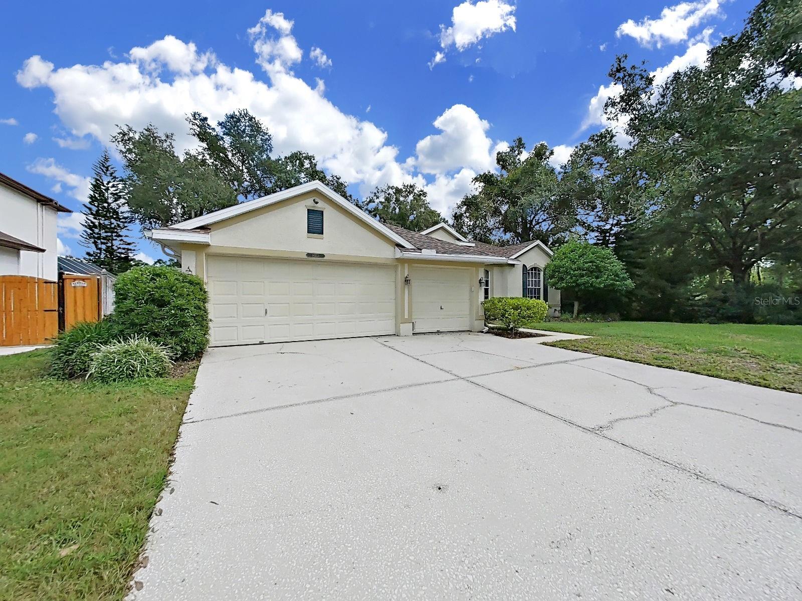14915 DEVONSHIRE WOODS PL