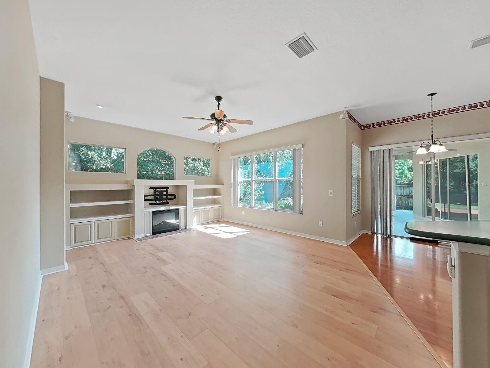 14915 DEVONSHIRE WOODS PL