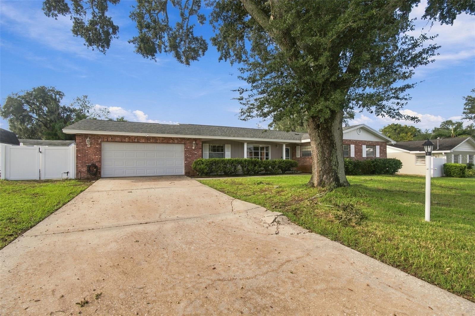 105 ASHBROOK DR