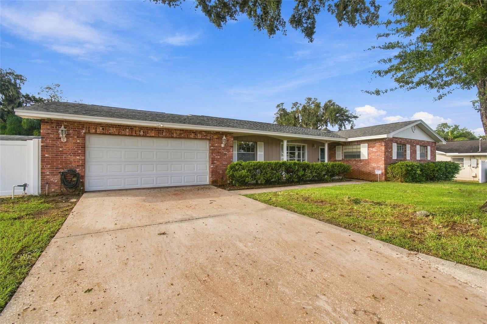 105 ASHBROOK DR