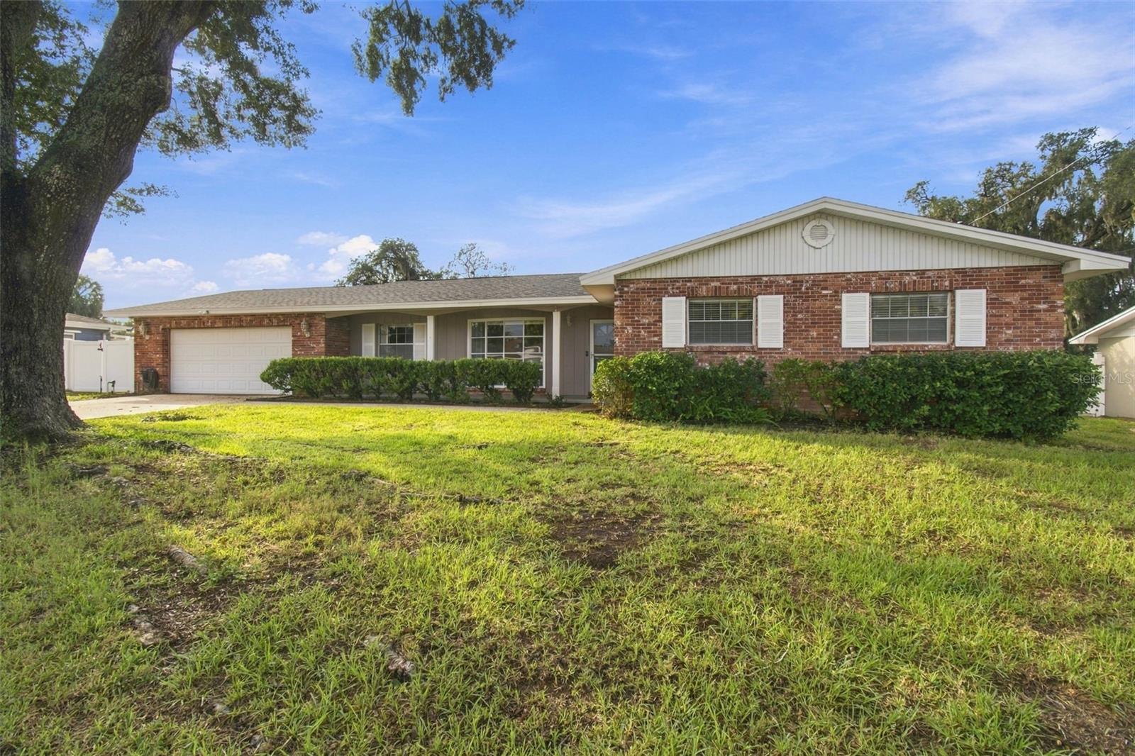 105 ASHBROOK DR