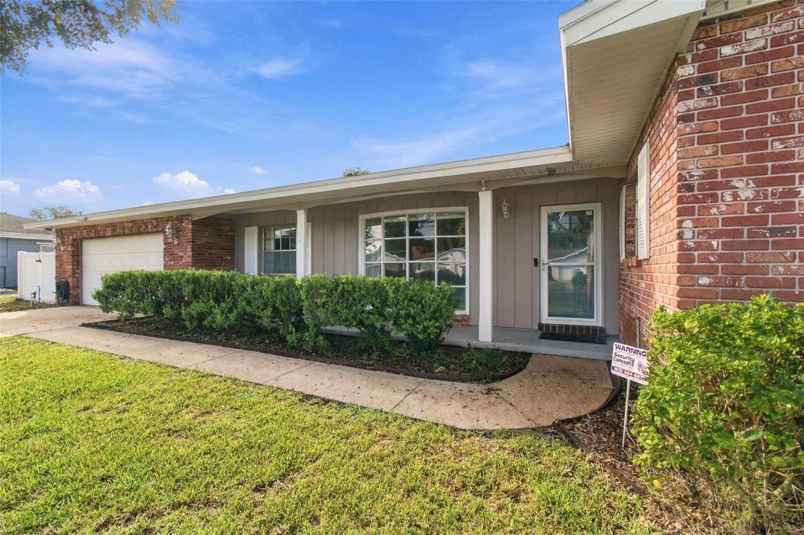 105 ASHBROOK DR