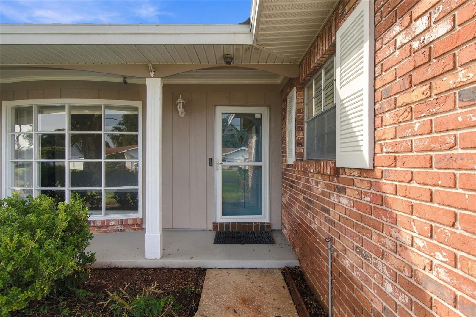 105 ASHBROOK DR