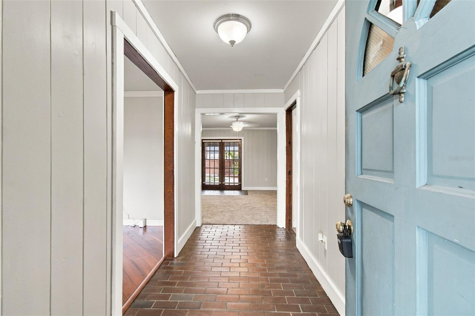105 ASHBROOK DR