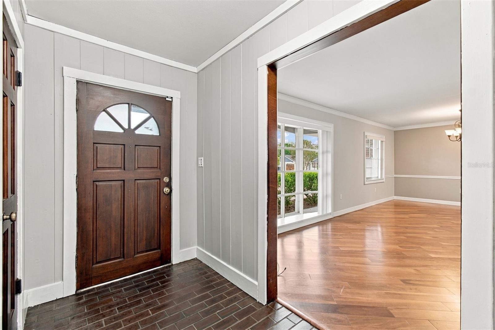 105 ASHBROOK DR